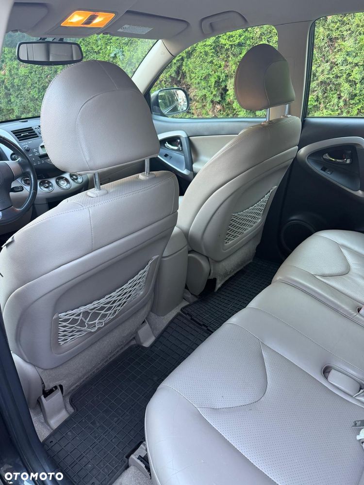 Toyota RAV4 2.2 D-4D 4x4 - 20