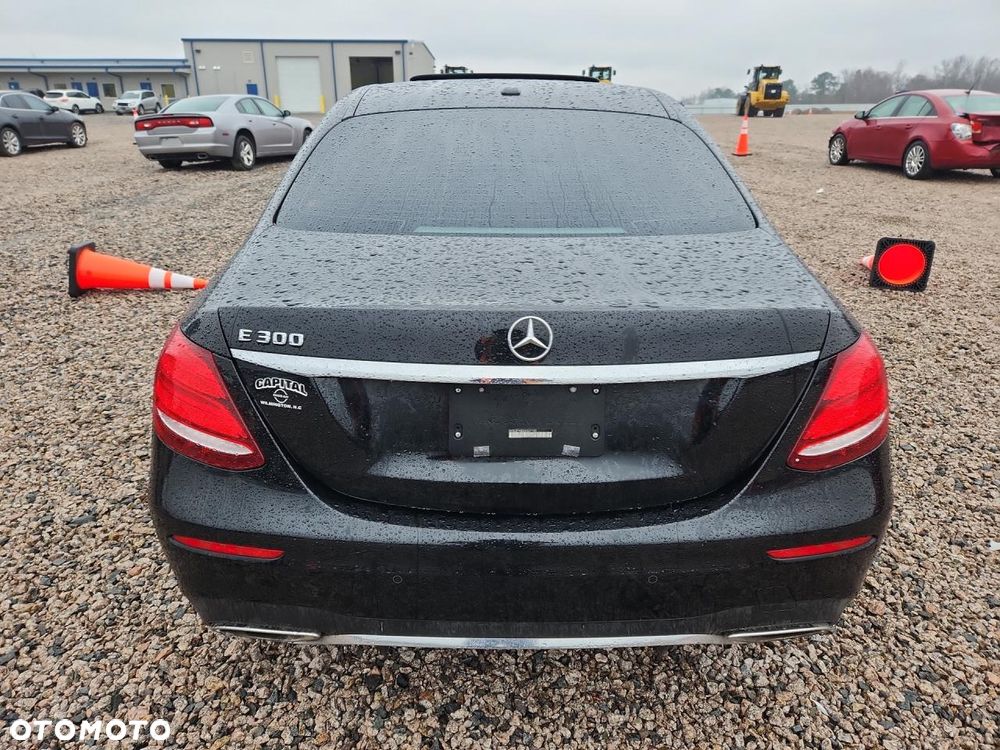 Mercedes-Benz Klasa E - 6