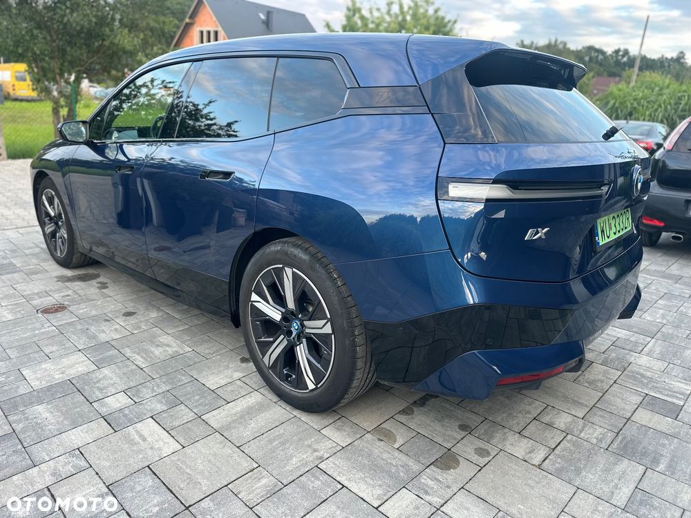 BMW iX xDrive40 76.6kWh Signature - 11