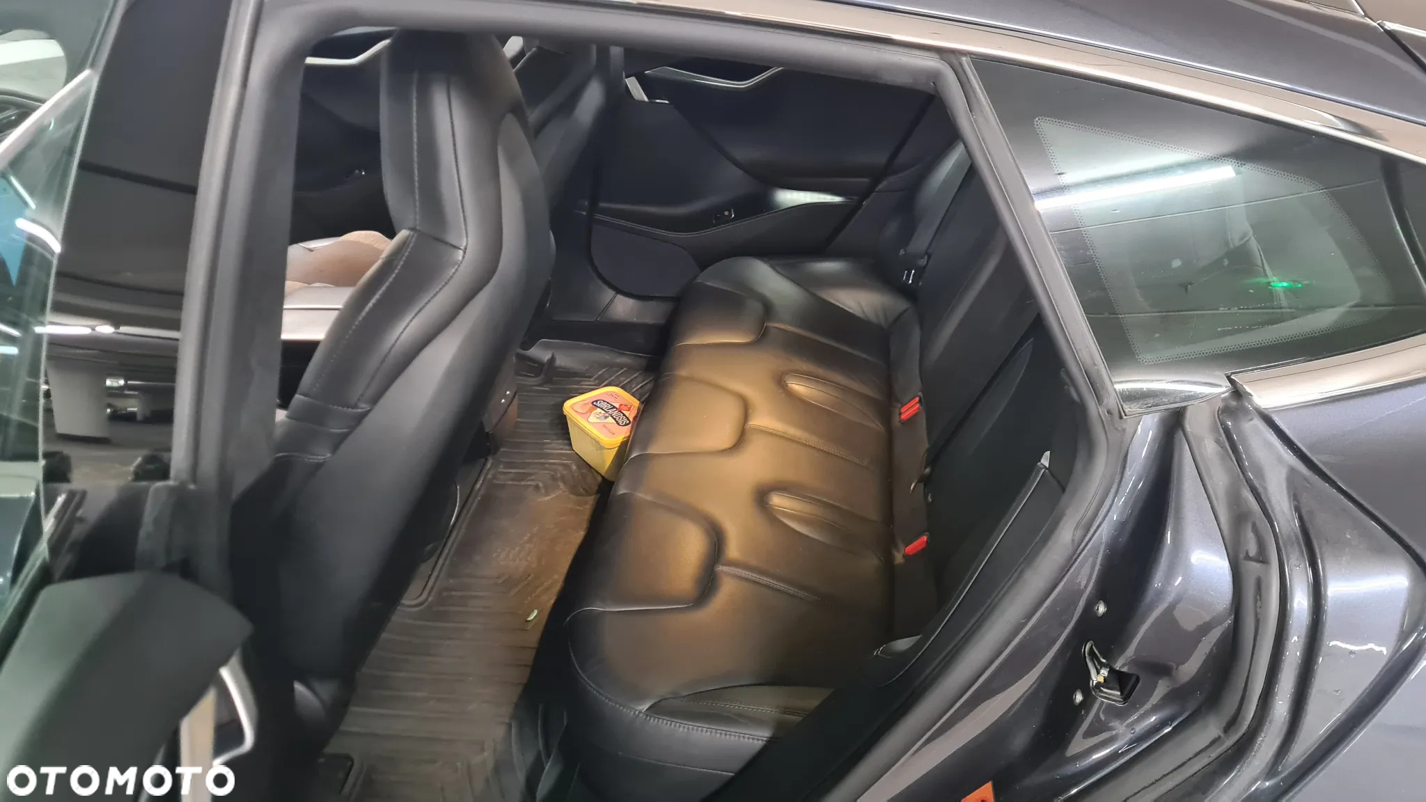Tesla Model S - 20
