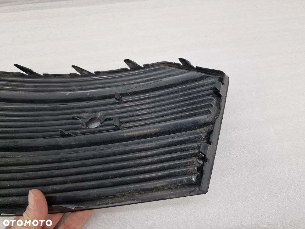 AUDI Q3 8U0 LIFT 14- PRAWA KRATKA BOCZNA ZDERZAKA PRZEDNIEGO PRZÓD NA PDC , NR 8U0807682Q , NR AUKCJI D/129 - 10