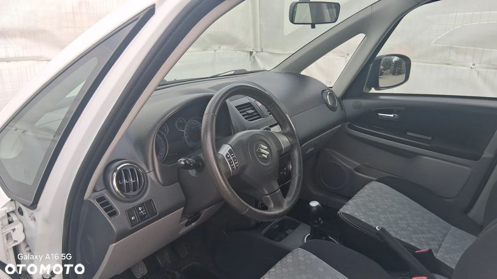 Suzuki SX4 1.6 VVT 4x4 Comfort - 10