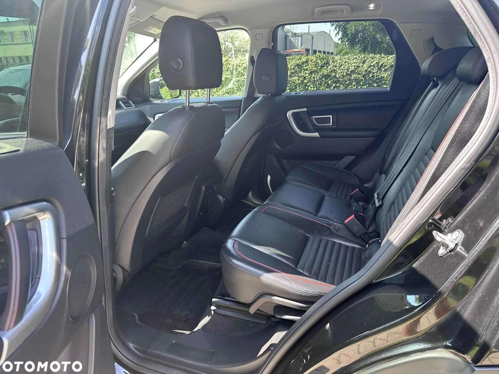 Land Rover Discovery Sport 2.0 D150 R-Dynamic HSE - 11