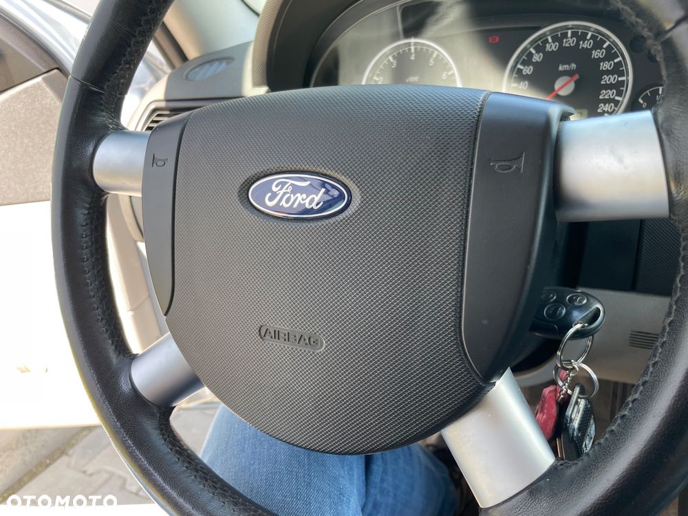 Ford Mondeo - 20