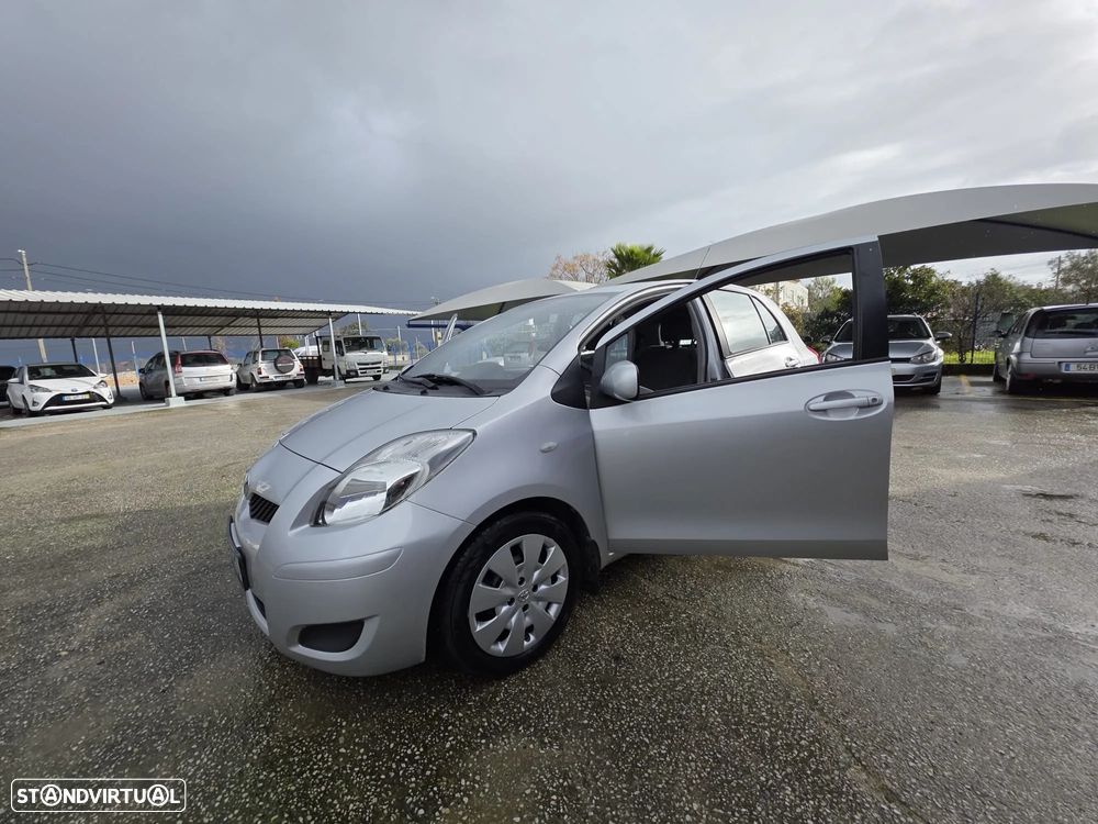 Toyota Yaris 1.4 D-4D Executive - 23