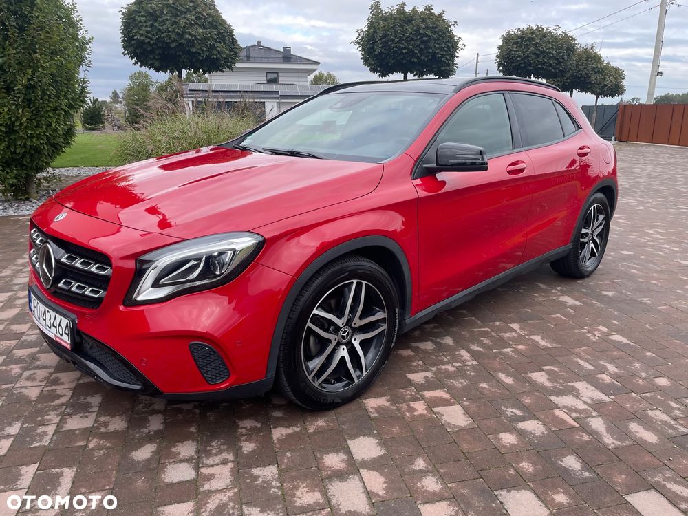 Mercedes-Benz GLA 200 7G-DCT Urban - 10