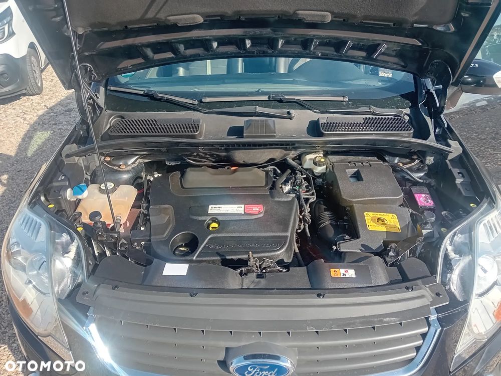 Ford Kuga - 27