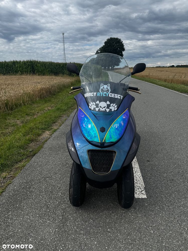 Piaggio MP-3 - 4