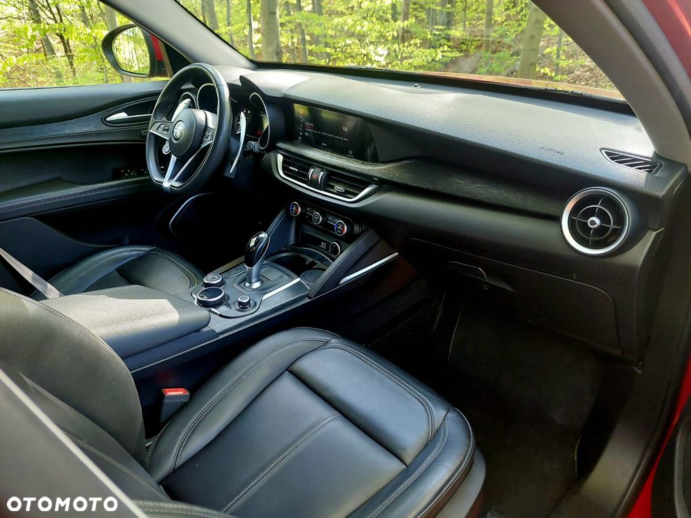 Alfa Romeo Stelvio 2.0 Turbo 16V AT8-Q4 Executive - 19