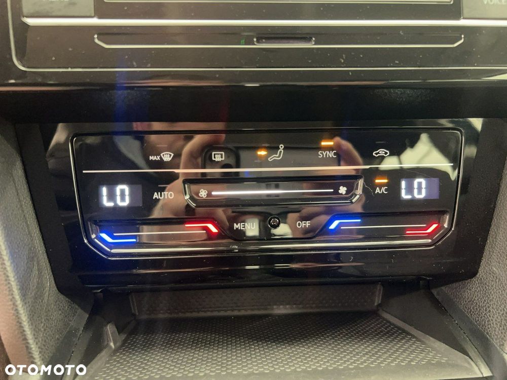 Volkswagen Passat - 21