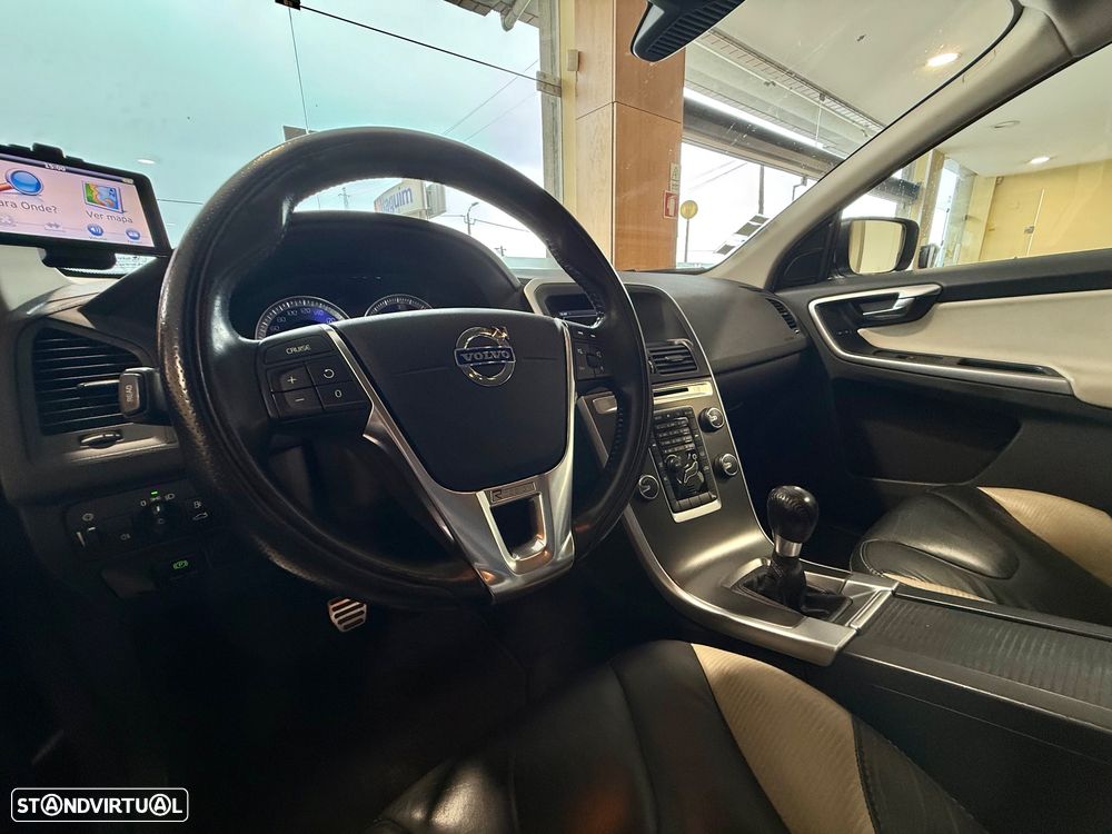 Volvo XC 60 2.0 D3 Drive R-Design - 22