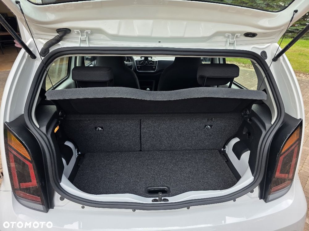 Volkswagen up! Active - 21