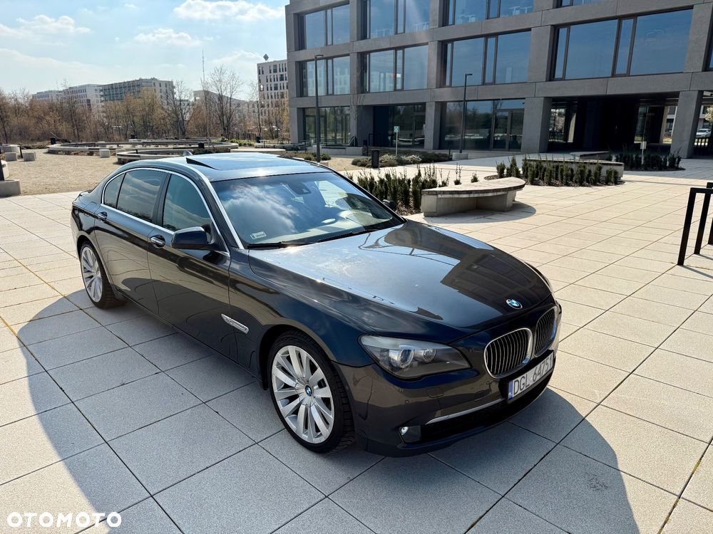 BMW Seria 7 750Li xDrive - 12