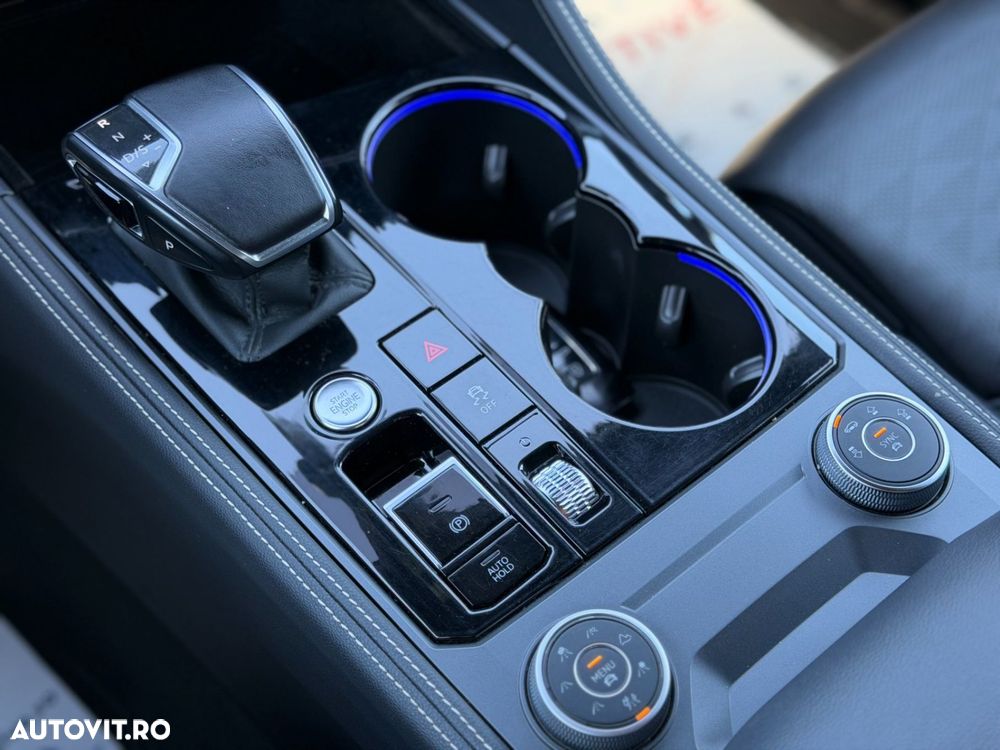 Volkswagen Touareg V6 TDI 4MOTION Elegance - 8