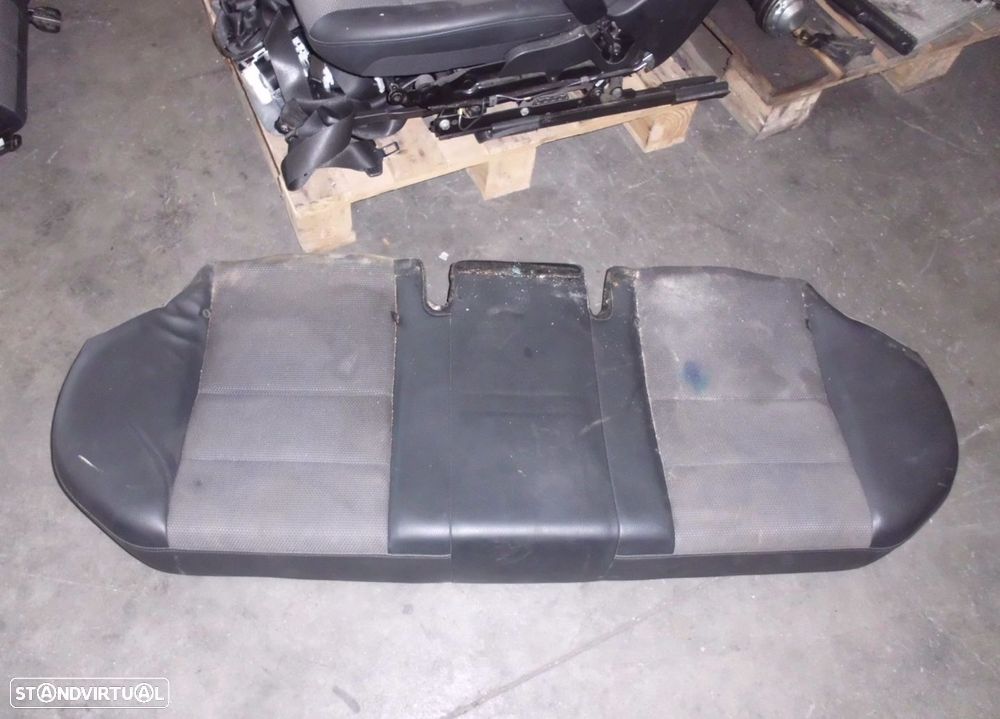 Interiores Mercedes Benz C 220 - 17