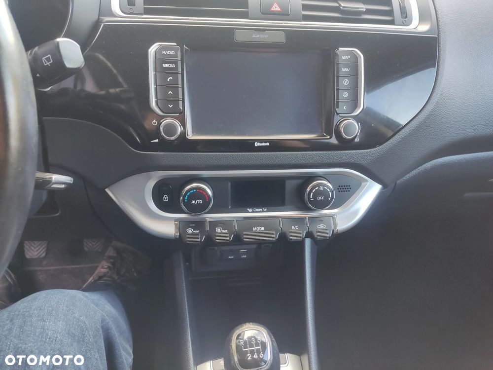 Kia Rio - 16