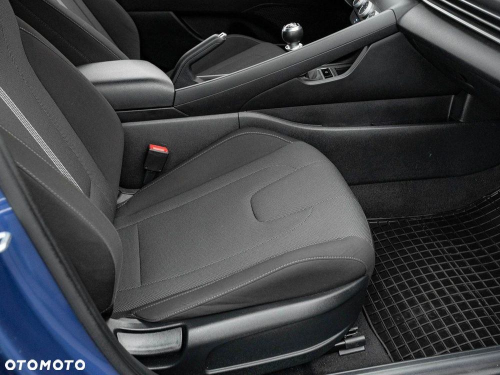 Hyundai Elantra 1.6 Modern - 28