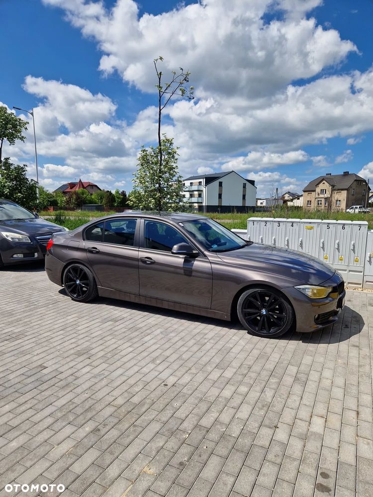 BMW Seria 3 318d - 2