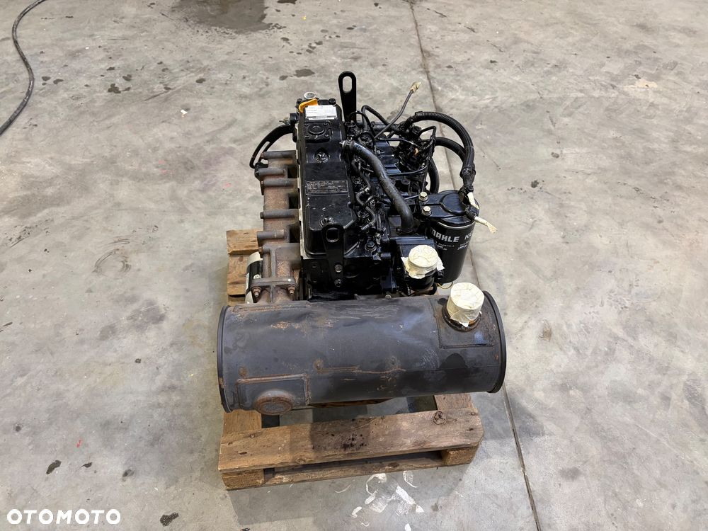 Silnik Yanmar 4TNV88 - 4