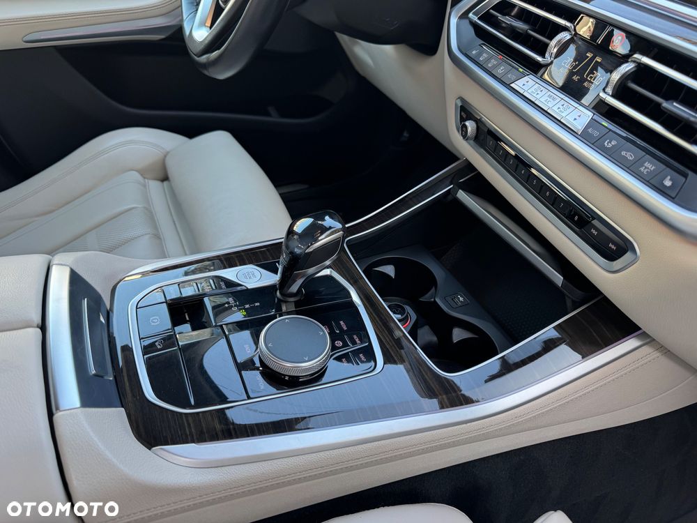 BMW X5 xDrive30d mHEV - 33