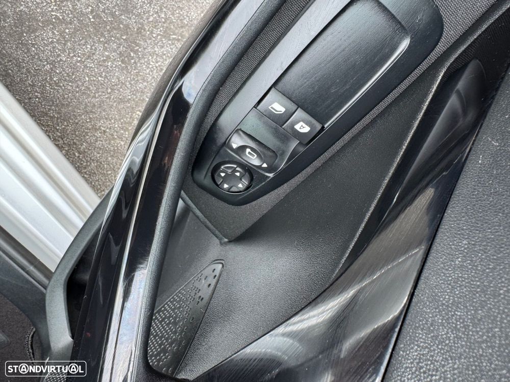 Peugeot 208 1.4 HDi Active - 18