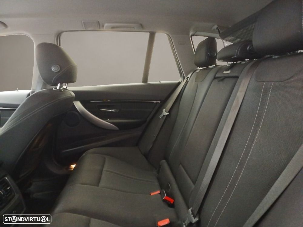 BMW 318 d Line Sport Auto - 14