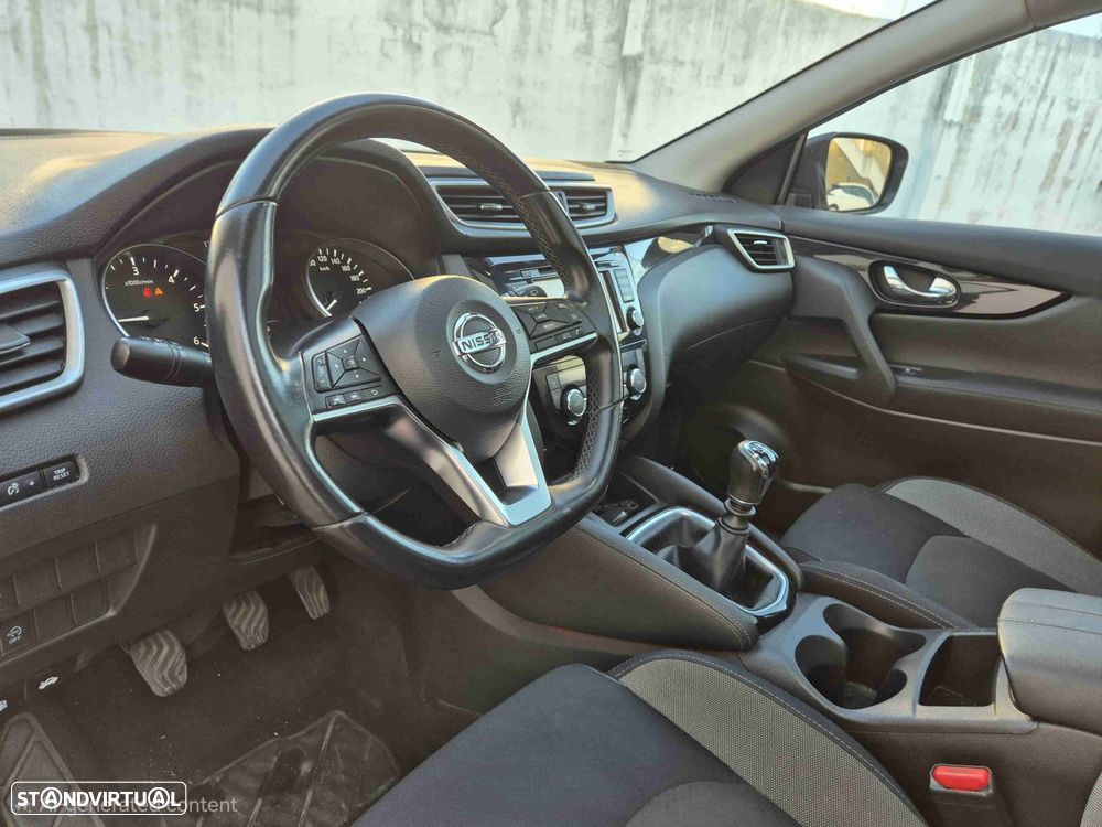 Nissan Qashqai 1.5 dCi N-Connecta J18 - 11