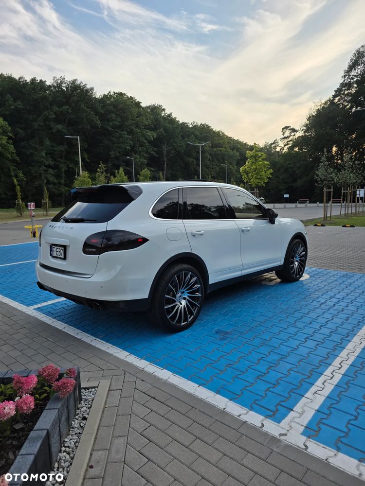 Porsche Cayenne Platinum Edition - 9