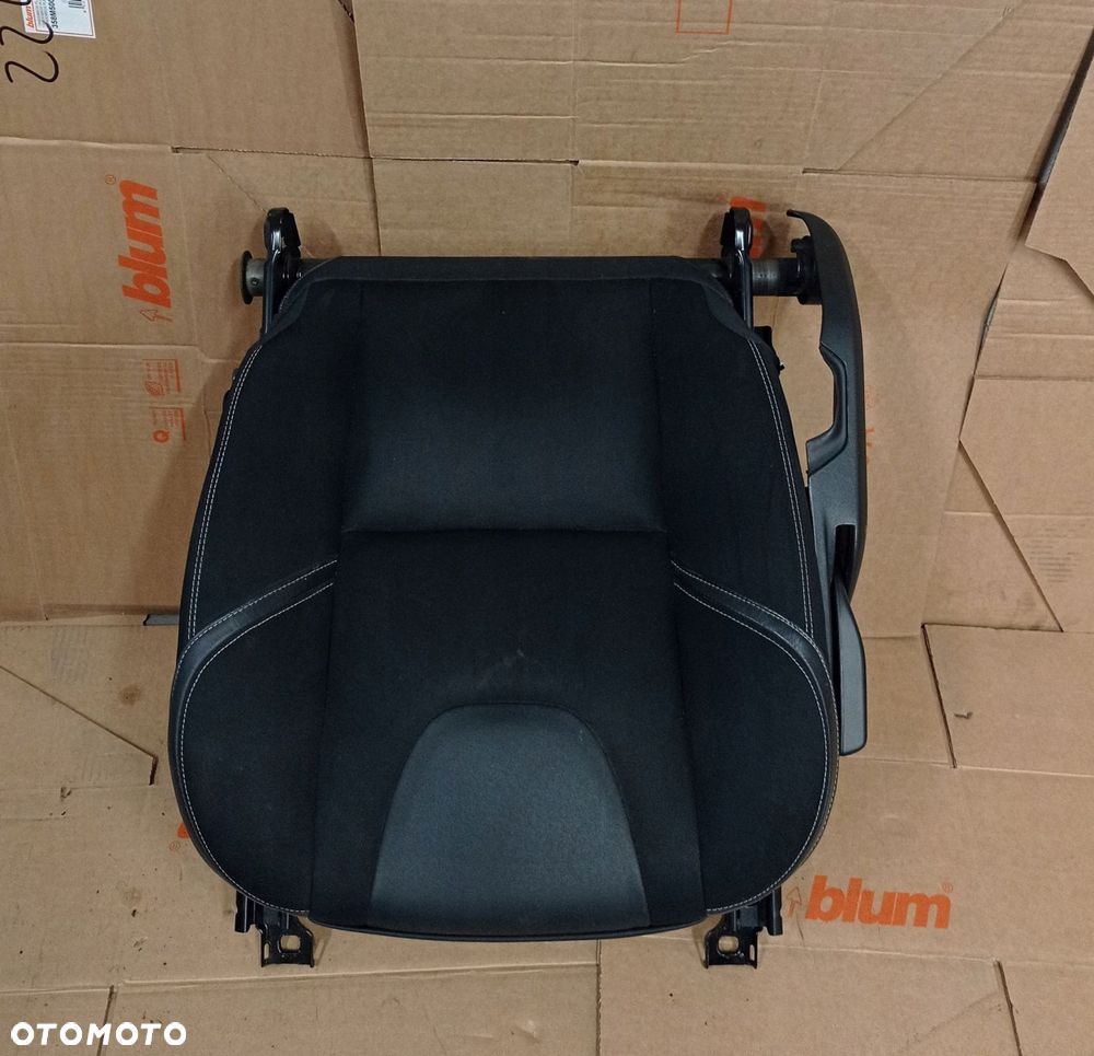 VOLVO V40 SIEDZISKO NA STELAŻU 31379415 - 1