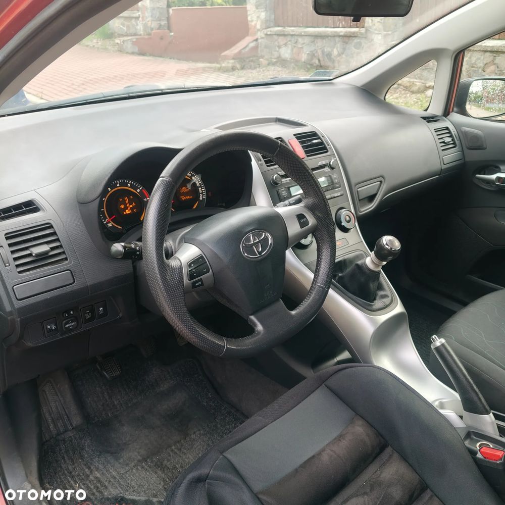 Toyota Auris 1.33 VVT-i Terra - 8