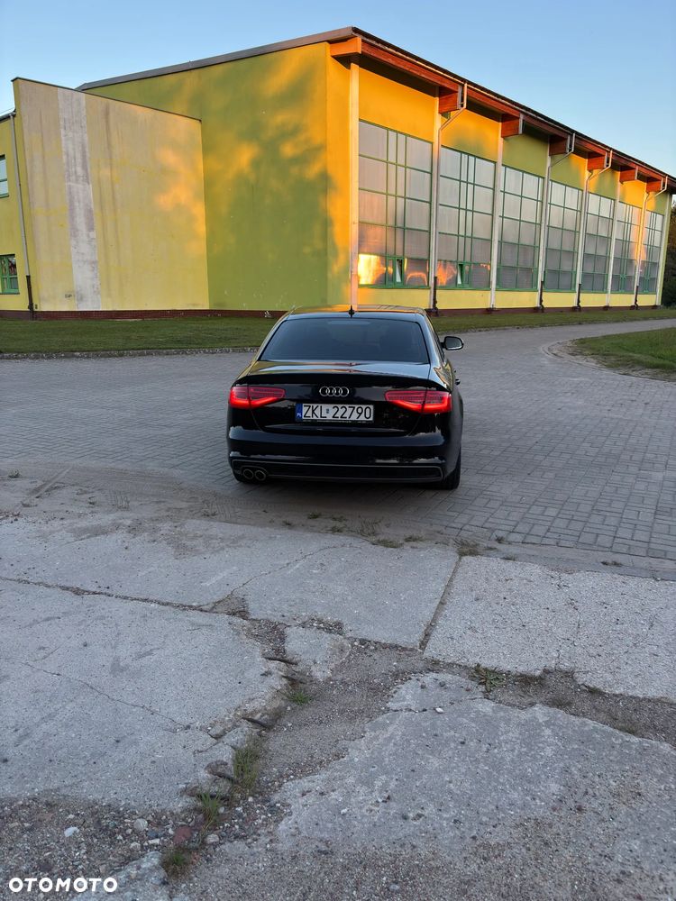Audi A4 Limousine - 6