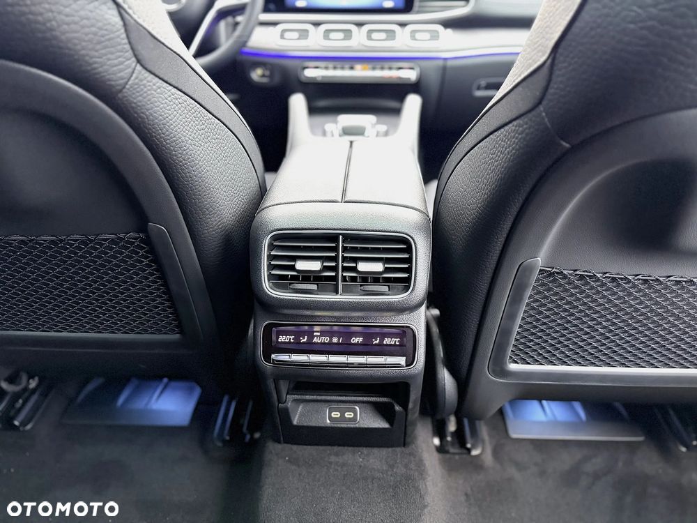 Mercedes-Benz GLE - 28