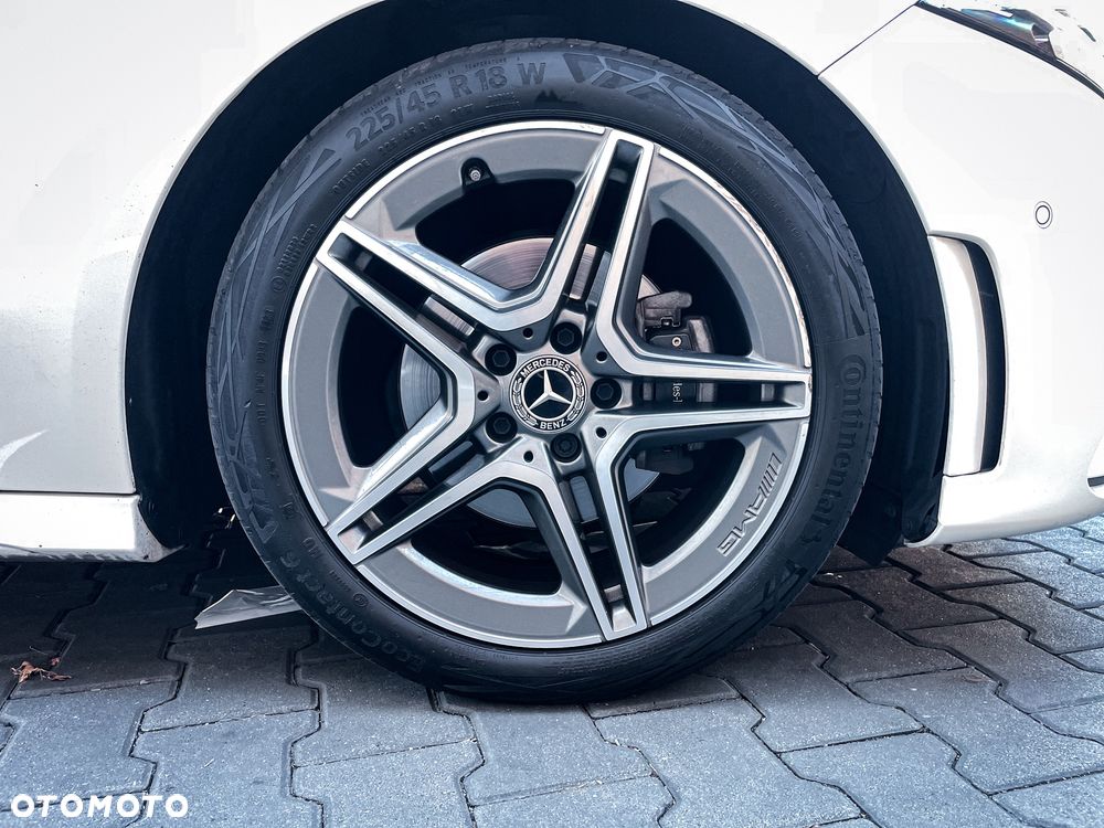 Mercedes-Benz Klasa A 180 7G-DCT AMG Line - 25