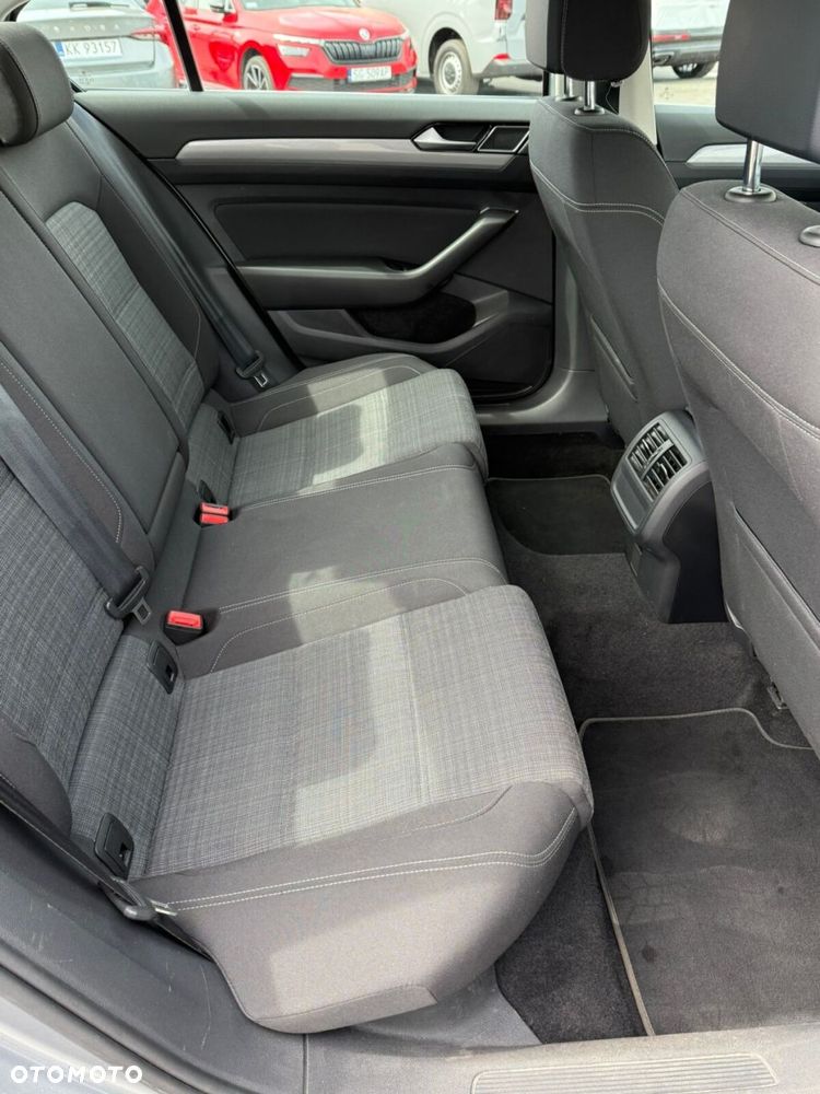 Volkswagen Passat 2.0 TDI EVO Business DSG - 22