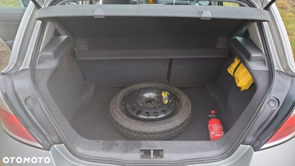 Opel Astra 1.6 Cosmo - 21