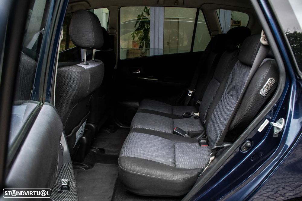 Toyota Corolla Verso 2.0 D-4D - 26