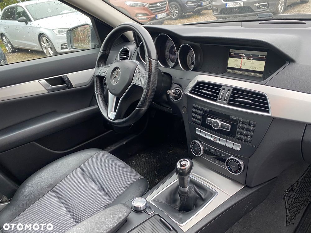 Mercedes-Benz Klasa C 180 (BlueEFFICIENCY) Avantgarde - 23