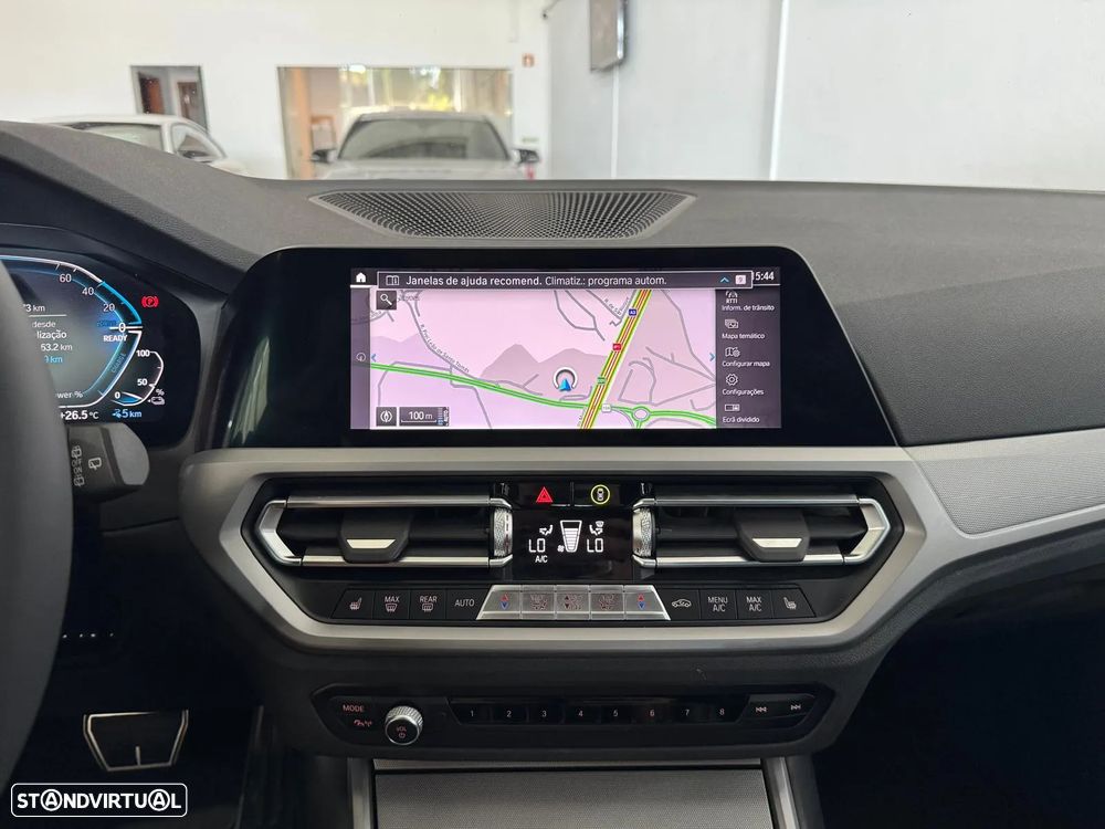 BMW 330 e Touring Pack M Auto - 28