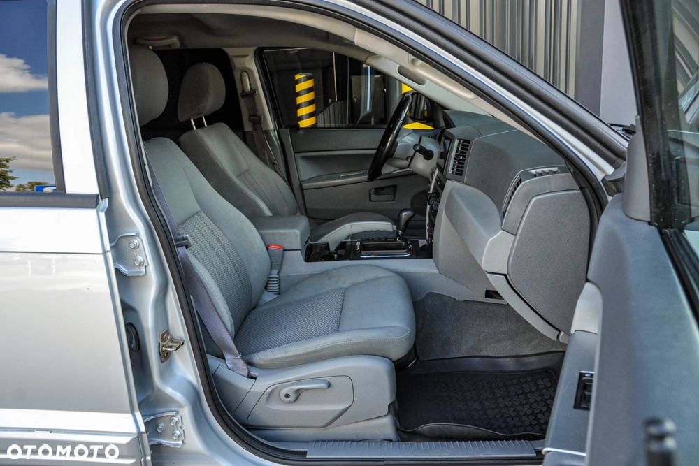 Jeep Grand Cherokee - 11