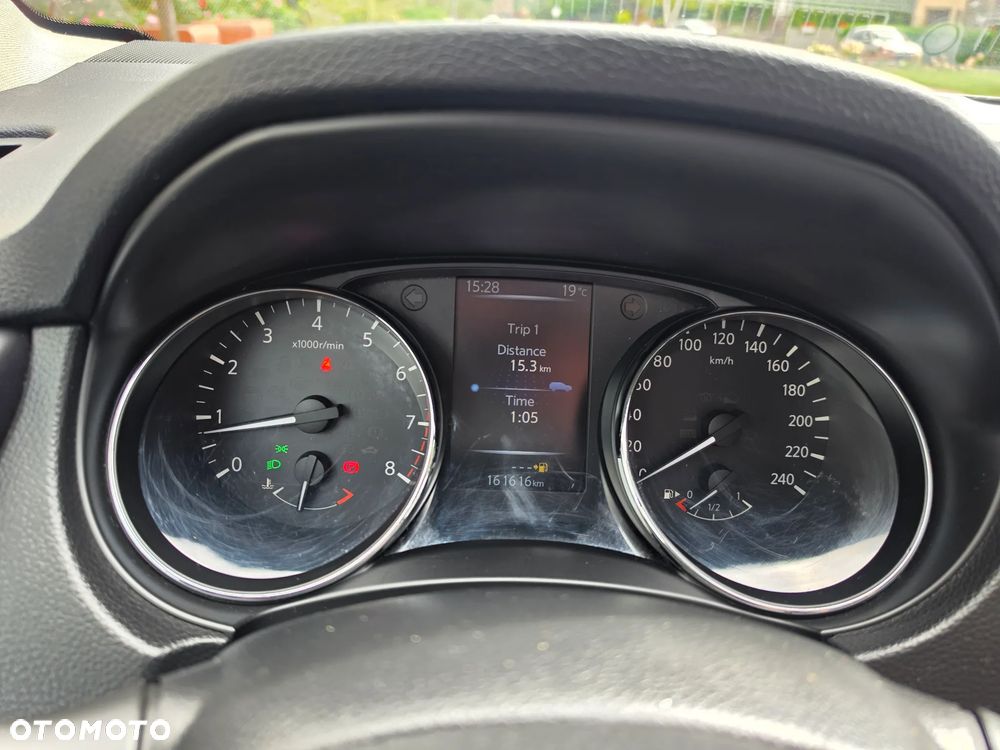 Nissan Qashqai - 16