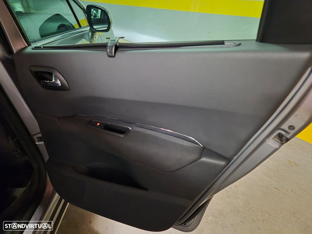 Peugeot 5008 1.6 HDi 7L Allure - 37