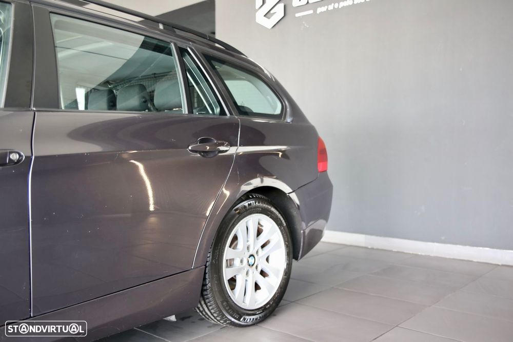 BMW 320 d Touring Dynamic - 8