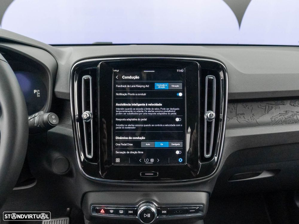 Volvo XC 40 Recharge Core - 34
