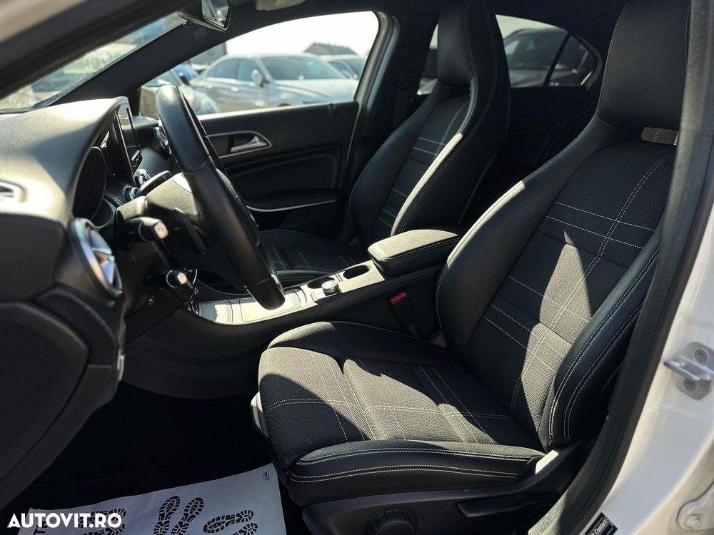 Mercedes-Benz A 180 7G-DCT Urban - 24