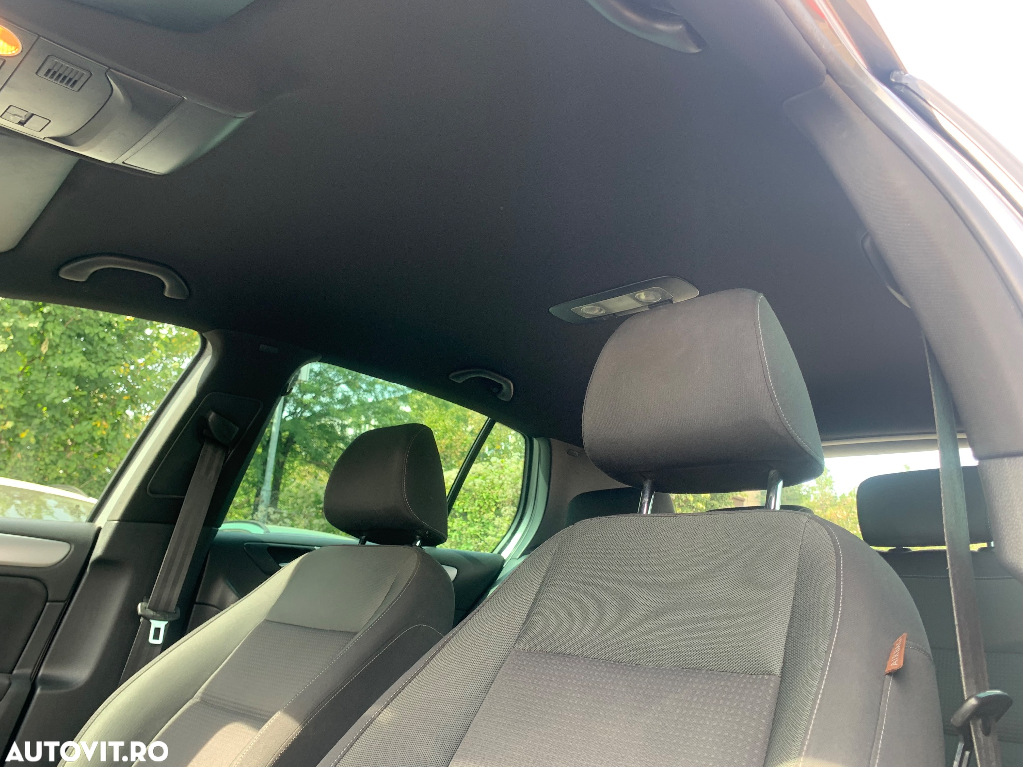 Volkswagen Golf - 25