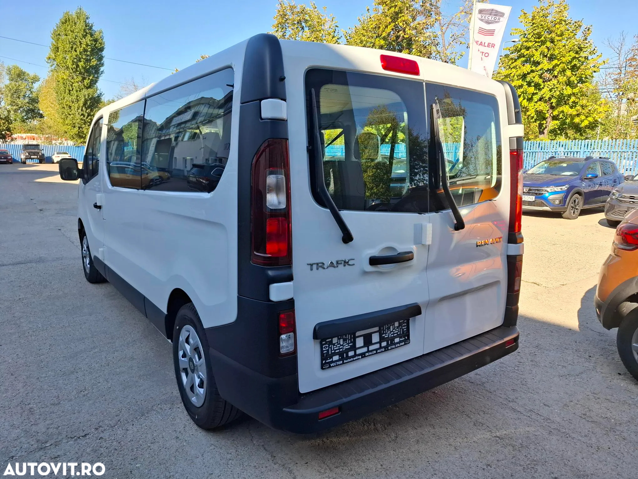Renault Trafic Combi 2.0 Blue dCi 110 S&S L2 8+1 Life - 2