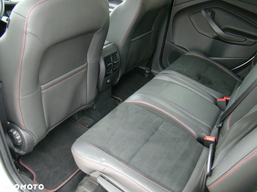 Ford Kuga 2.0 EcoBoost 4x4 ST-Line - 33