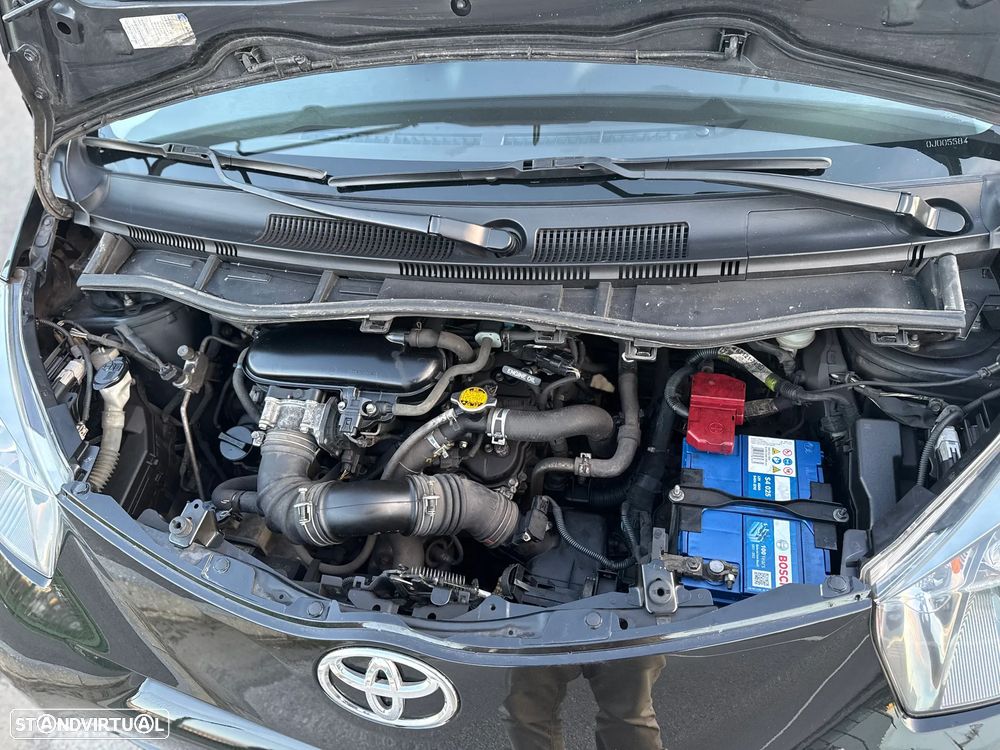 Toyota iQ 1.33 VVT-i 2 NAVI+Bluetooth - 18