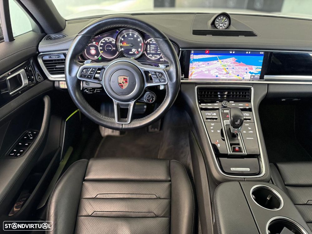 Porsche Panamera Sport Turismo 4 E-Hybrid - 12