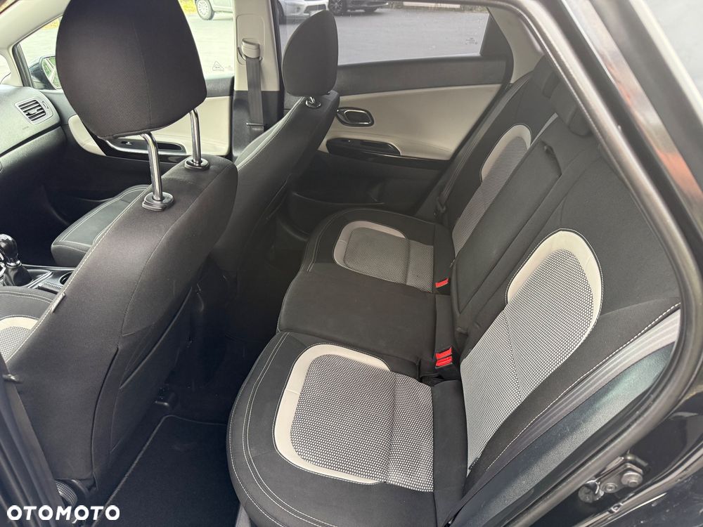 Kia Ceed 1.6 GDI Dream Team Edition - 8